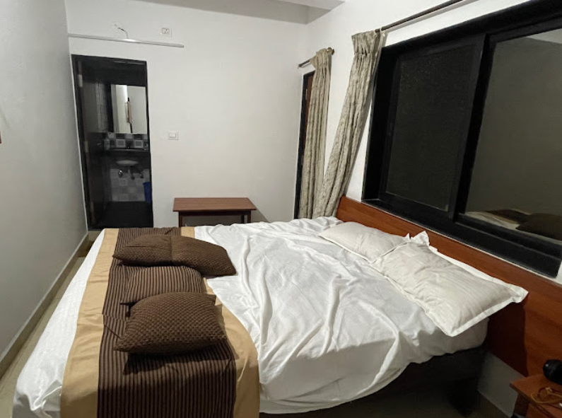 1 x Deluxe AC Room  